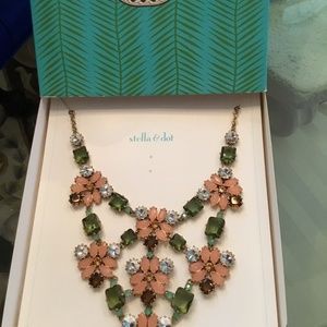 Stella&Dot Fleurette statement necklace.